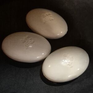 Vintage Fragranced Chris Madden Elegant Cream Oval Soaps